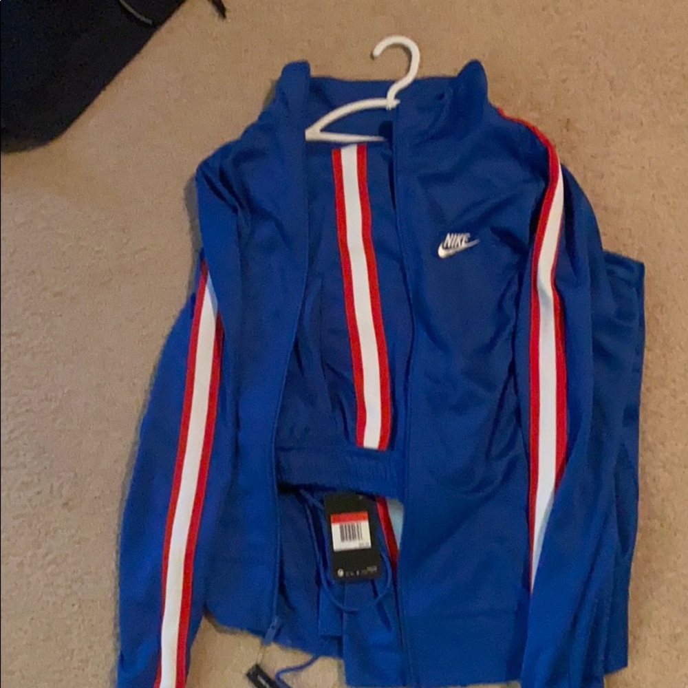 Brand new nike warm up